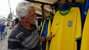 Camisa do Brasil custa mais para o torcedor do que rivais da Copa